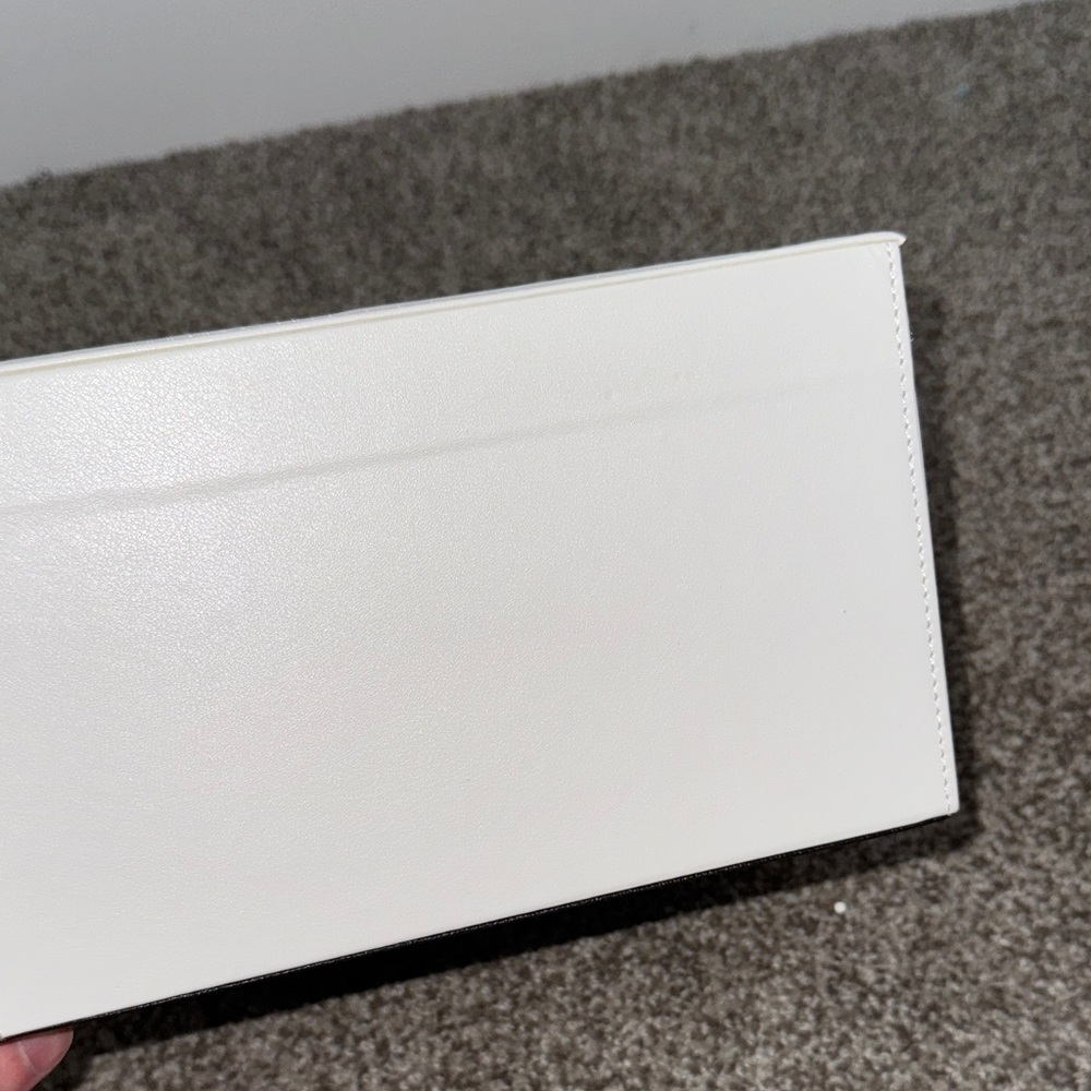 Elegant White Jewelry Organizer Box - Picture 6 of 9